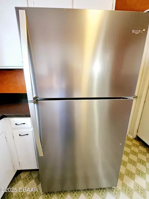 Kitchen - 52 Oakview Cir, Ormond Beach, FL 32176 photo 3 of 5
