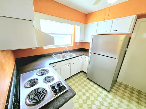 Kitchen - 52 Oakview Cir, Ormond Beach, FL 32176 photo 1 of 5