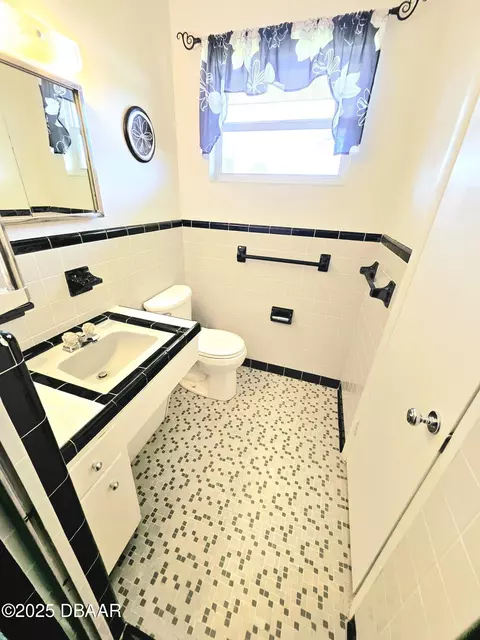 Bath - 52 Oakview Cir, Ormond Beach, FL 32176 photo 3 of 6