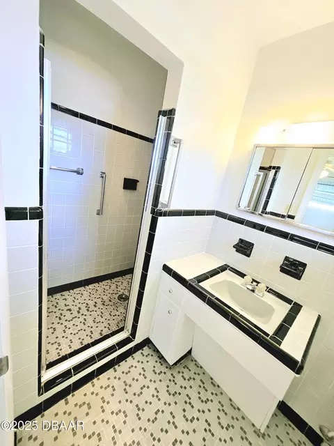 Bath - 52 Oakview Cir, Ormond Beach, FL 32176 photo 1 of 6