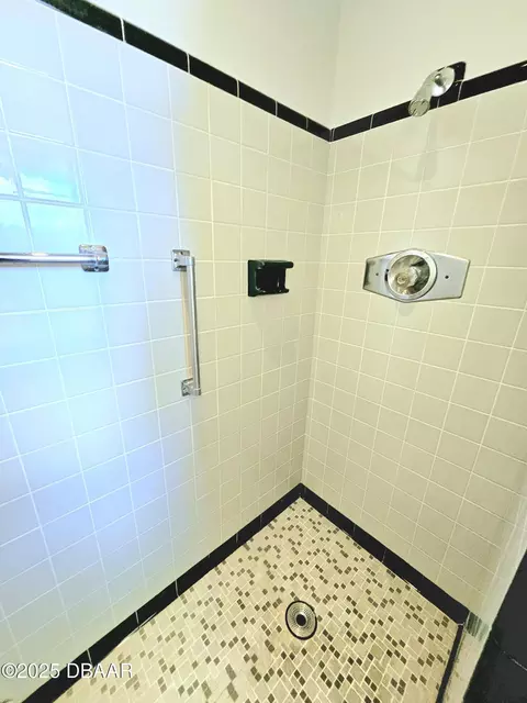 Bath - 52 Oakview Cir, Ormond Beach, FL 32176 photo 2 of 6
