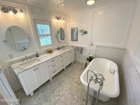 Bath - 406 N Halifax Dr, Ormond Beach, FL 32176 photo 1 of 6