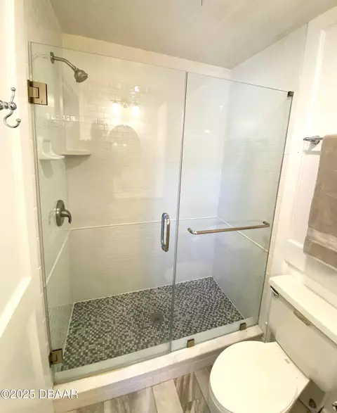 Bath - 406 N Halifax Dr, Ormond Beach, FL 32176 photo 5 of 6