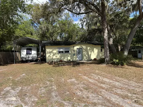 15225 NE 242nd Ter, Salt Springs, FL 32134