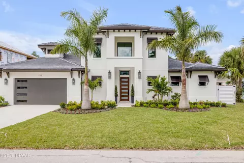 212 Due East St, New Smyrna Beach, FL 32169