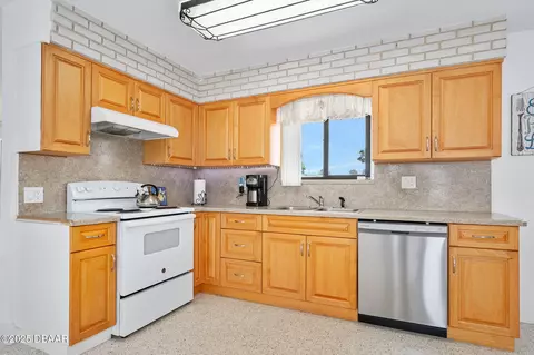 799 Loyola Dr, Ormond Beach, FL 32176 photo 12
