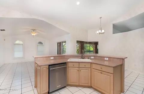 Kitchen - 3 Whipper-ln Cir, Ormond Beach, FL 32174 photo 3 of 4