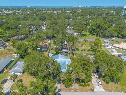 View/Area - 1927 Orange Tree Dr, Edgewater, FL 32141 photo 2 of 10
