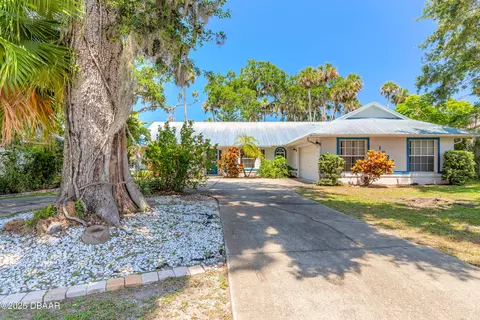 Exterior - 1927 Orange Tree Dr, Edgewater, FL 32141 photo 7 of 16
