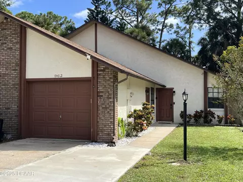962 Stonybrook Cir, Port Orange, FL 32127