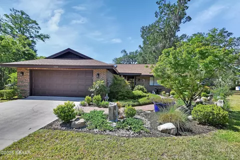 1105 Burgoyne Rd, Deland, FL 32720