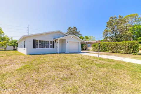 1017 4th St, Port Orange, FL 32129