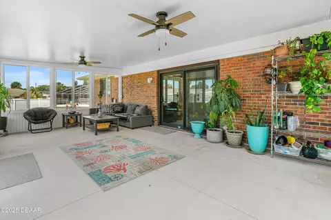 Exterior - 16 W Tipperary Ln, Ormond Beach, FL 32176 photo 1 of 2