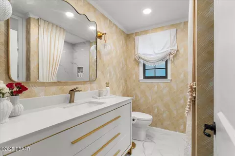 Bath - 1380 Aleut Ln, Ormond Beach, FL 32174 photo 4 of 5