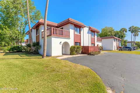 2089 Oak Meadow Cir, South Daytona, FL 32119