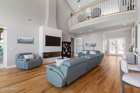 Living - 2189 Old Dixie Hwy, Ormond Beach, FL 32174 photo 4 of 4