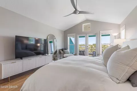 Bedroom - 2189 Old Dixie Hwy, Ormond Beach, FL 32174 photo 5 of 12