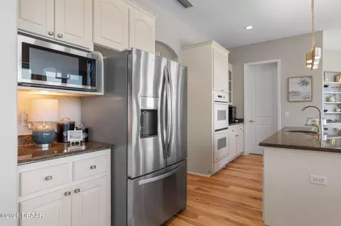 Kitchen - 2189 Old Dixie Hwy, Ormond Beach, FL 32174 photo 4 of 13