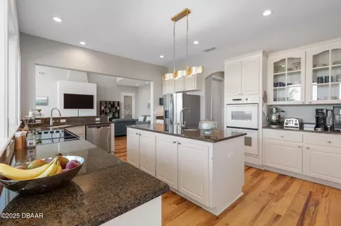 Kitchen - 2189 Old Dixie Hwy, Ormond Beach, FL 32174 photo 6 of 13