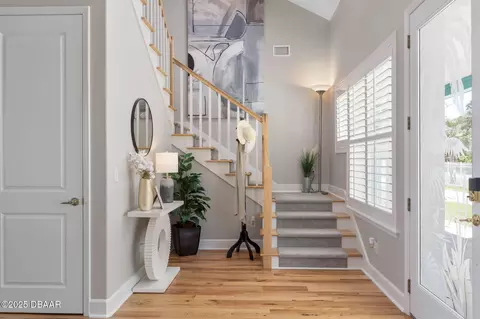 Entry Way - 2189 Old Dixie Hwy, Ormond Beach, FL 32174 photo 2 of 4