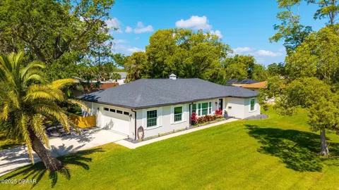 672 N Beach St, Ormond Beach, FL 32174