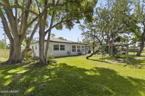Exterior - 672 N Beach St, Ormond Beach, FL 32174 photo 10 of 11