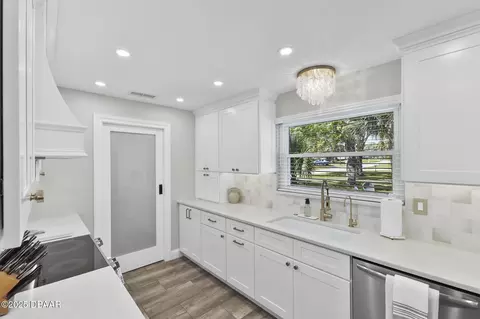Kitchen - 672 N Beach St, Ormond Beach, FL 32174 photo 9 of 11