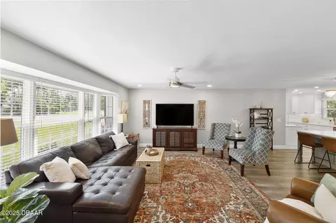 Living - 672 N Beach St, Ormond Beach, FL 32174 photo 2 of 4