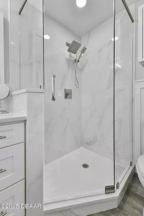 Bath - 672 N Beach St, Ormond Beach, FL 32174 photo 2 of 4