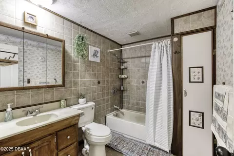 Bath - 233 Riverbend Rd, Ormond Beach, FL 32174 photo 1 of 7