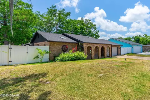 32 Twin River Dr, Ormond Beach, FL 32174 photo 2