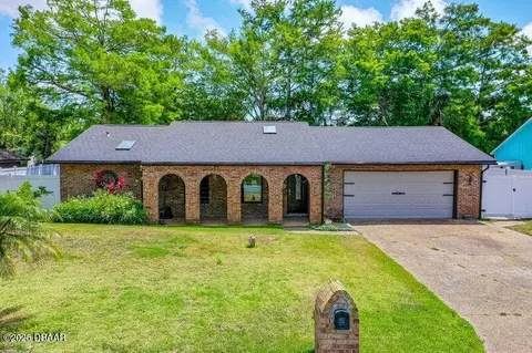 32 Twin River Dr, Ormond Beach, FL 32174