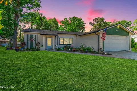 210 Centennial Ln, Daytona Beach, FL 32119