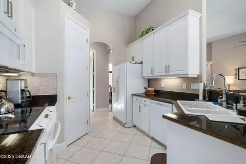Kitchen - 850 Westlake Dr, Ormond Beach, FL 32174 photo 1 of 6