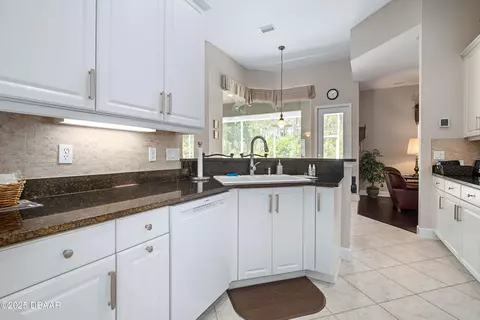 Kitchen - 850 Westlake Dr, Ormond Beach, FL 32174 photo 3 of 6