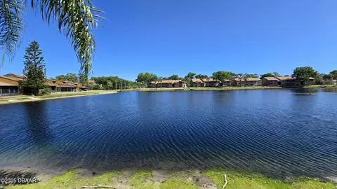 180 E Baywood Sq, Daytona Beach, FL 32119