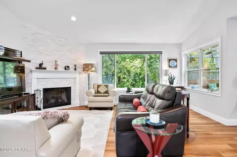 Living - 229 Pine Cone Trl, Ormond Beach, FL 32174 photo 1 of 2