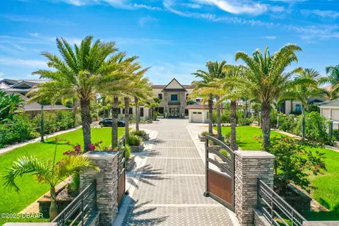 2636 S Peninsula Dr, Daytona Beach Shores, FL 32118