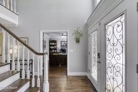 Entry Way - 7 Broadwater Dr, Ormond Beach, FL 32174 photo 2 of 8