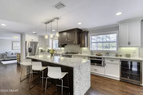 Kitchen - 7 Broadwater Dr, Ormond Beach, FL 32174 photo 4 of 6
