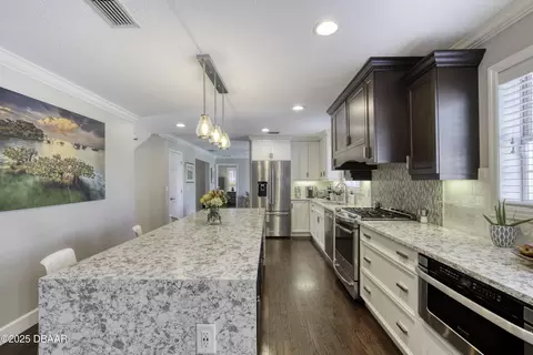 Kitchen - 7 Broadwater Dr, Ormond Beach, FL 32174 photo 5 of 6