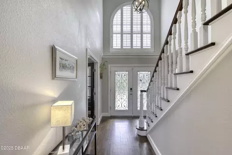 Entry Way - 7 Broadwater Dr, Ormond Beach, FL 32174 photo 6 of 8