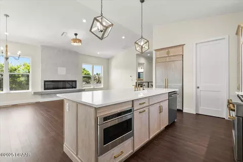 Kitchen - 155 Avalon Dr, Ormond Beach, FL 32176 photo 6 of 7