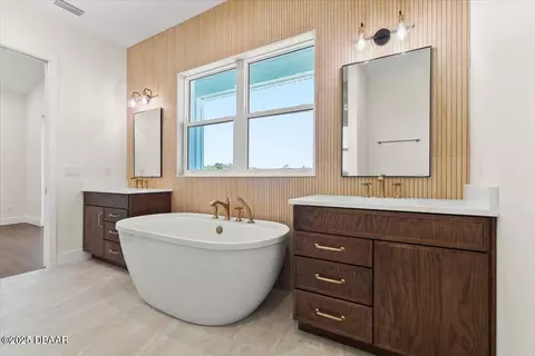 Bath - 155 Avalon Dr, Ormond Beach, FL 32176 photo 8 of 11
