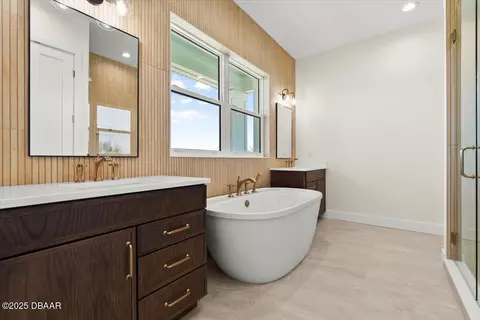 Bath - 155 Avalon Dr, Ormond Beach, FL 32176 photo 7 of 11