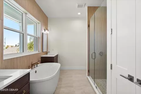 Bath - 155 Avalon Dr, Ormond Beach, FL 32176 photo 6 of 11