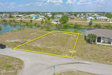 2429 NE 5th Pl, Cape Coral, FL 33909