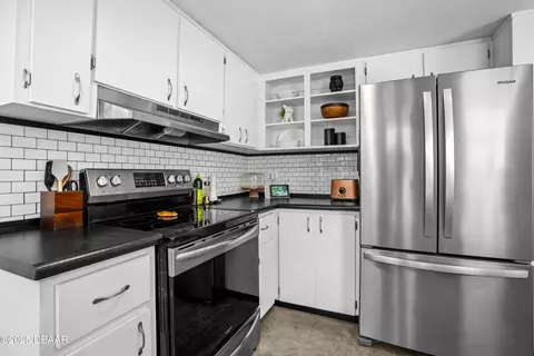 Kitchen - 175 Royal Dunes Cir, Ormond Beach, FL 32176 photo 2 of 3