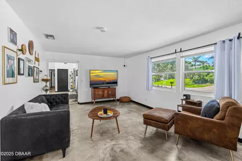 Living - 175 Royal Dunes Cir, Ormond Beach, FL 32176 photo 2 of 3