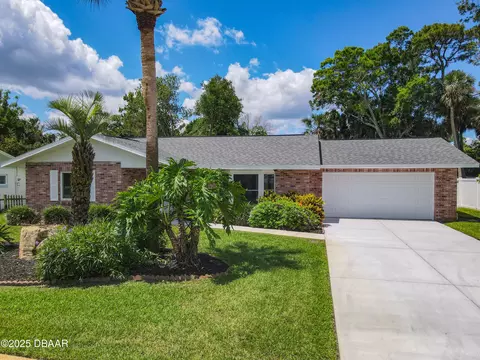 832 Wildwood Cir, Port Orange, FL 32127